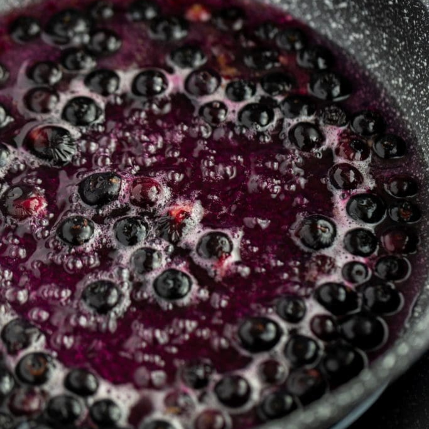 EASY BLUEBERRY TOM COLLINS RECIPE