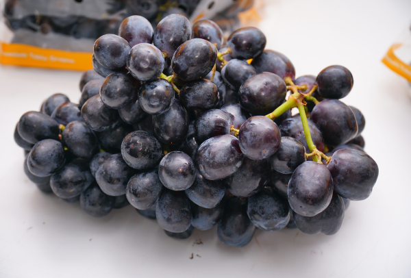 TERRISA Classic Australian Black Grapes