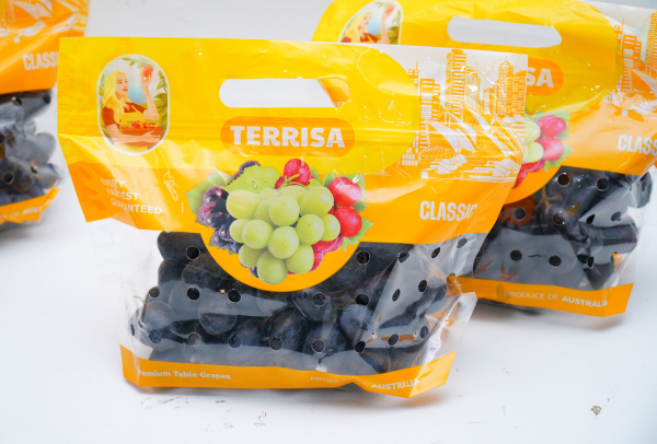 TERRISA Classic Australian Black Grapes